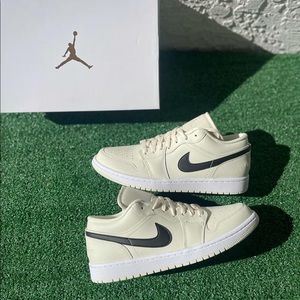 Women’s Air Jordan 1 Low “Coconut Cream” Size 11.5w Or Men’s 10